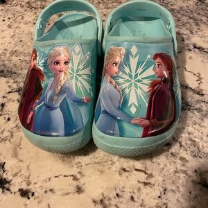 CROCS Disney size J2/ girls size 2 with Elsa and Anna